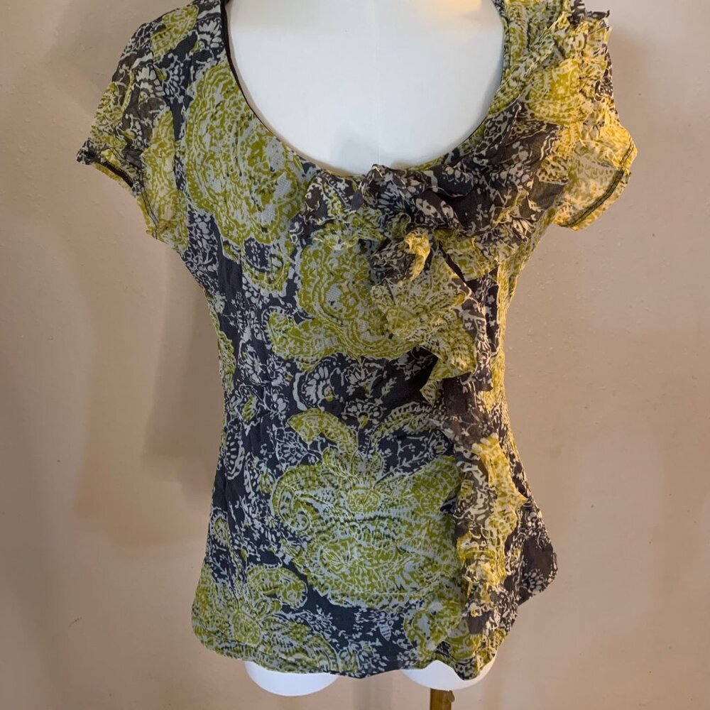 Apt 9 women's sz L yellow & gray paisley short sleeve ruffle blouse